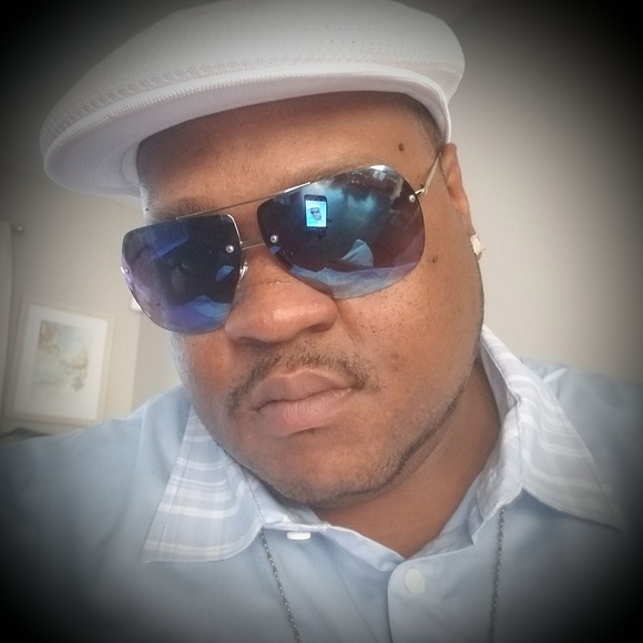 Meet your Posher, Craig - Picture 1 of 1